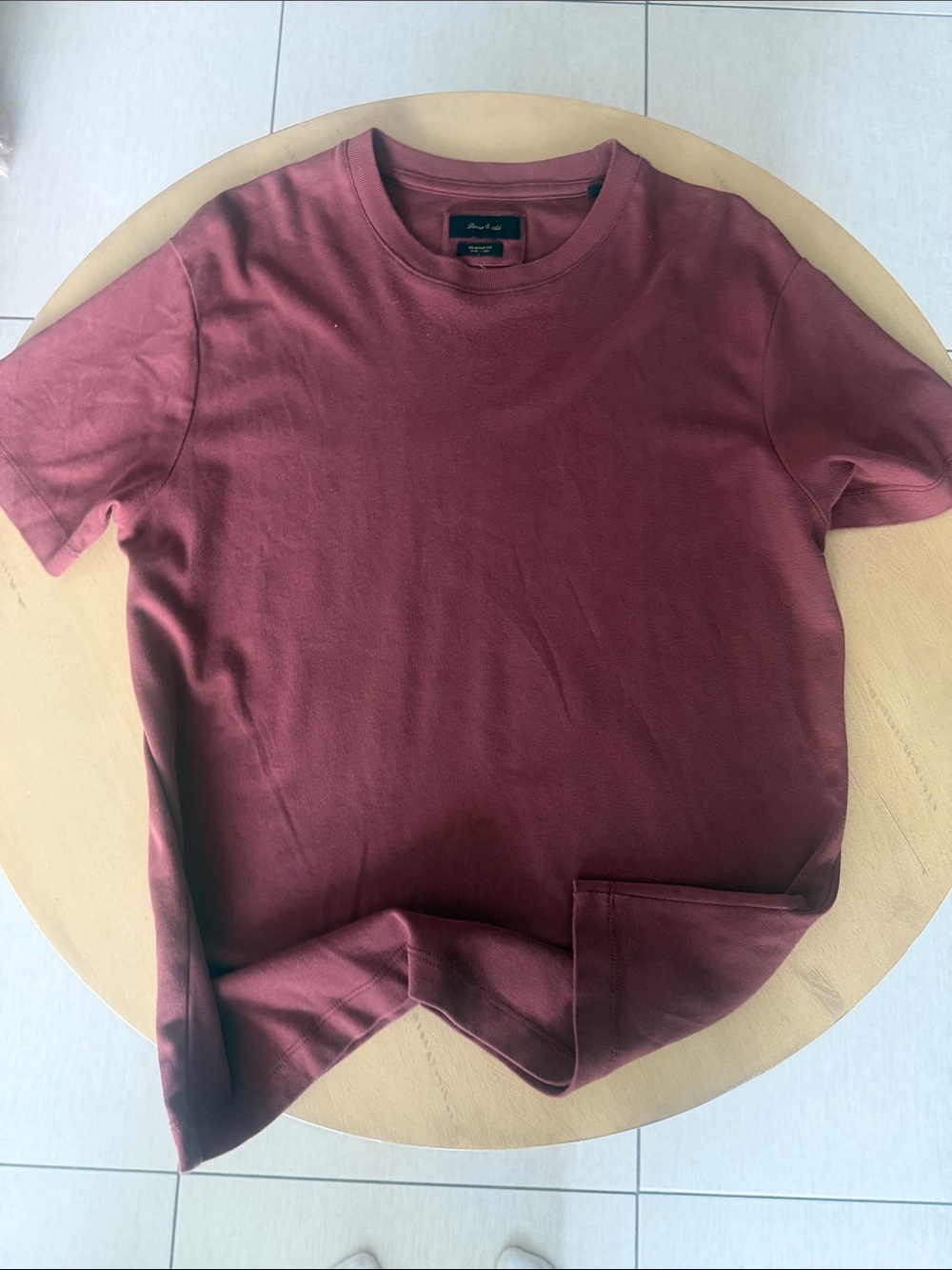 Crew Neck Short Sleeve T-Shirt in Burgundy / Browish